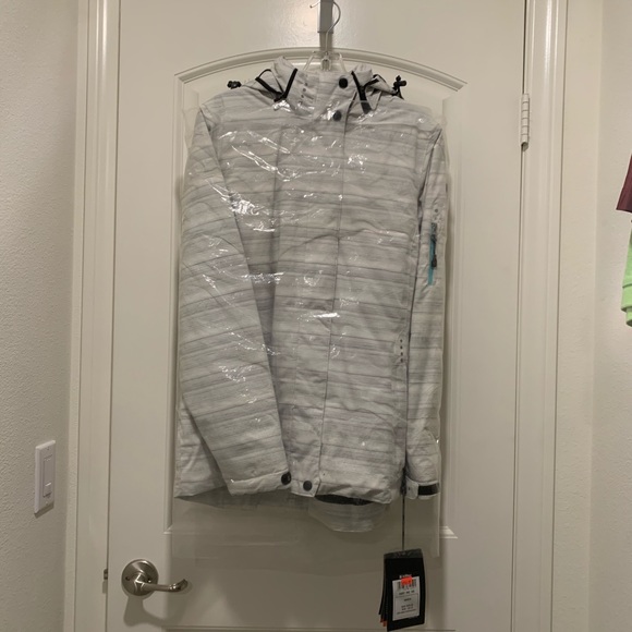 BRAND NEW KillTec Snow Jacket - Picture 3 of 7